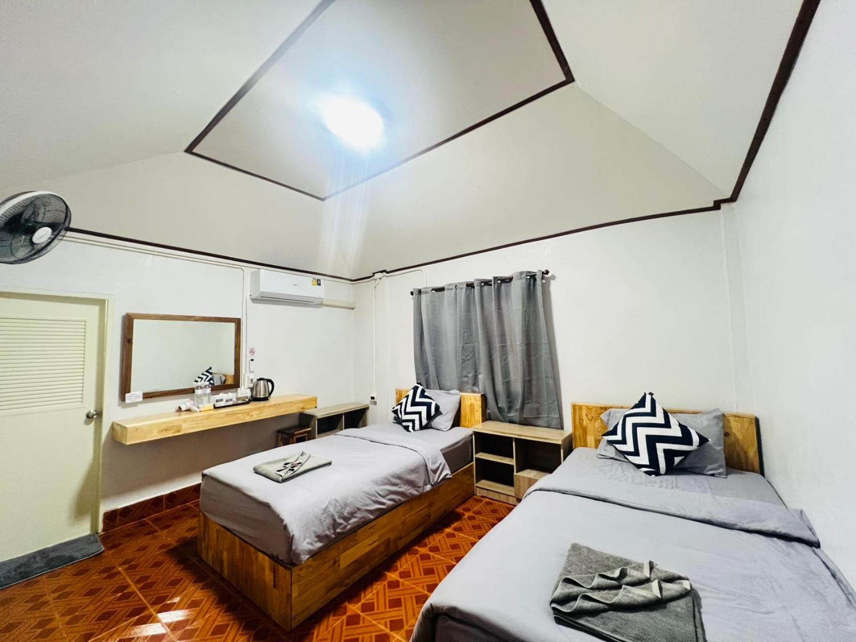 Lungwang Guest House Ban Rak Thai Eksteriør bilde