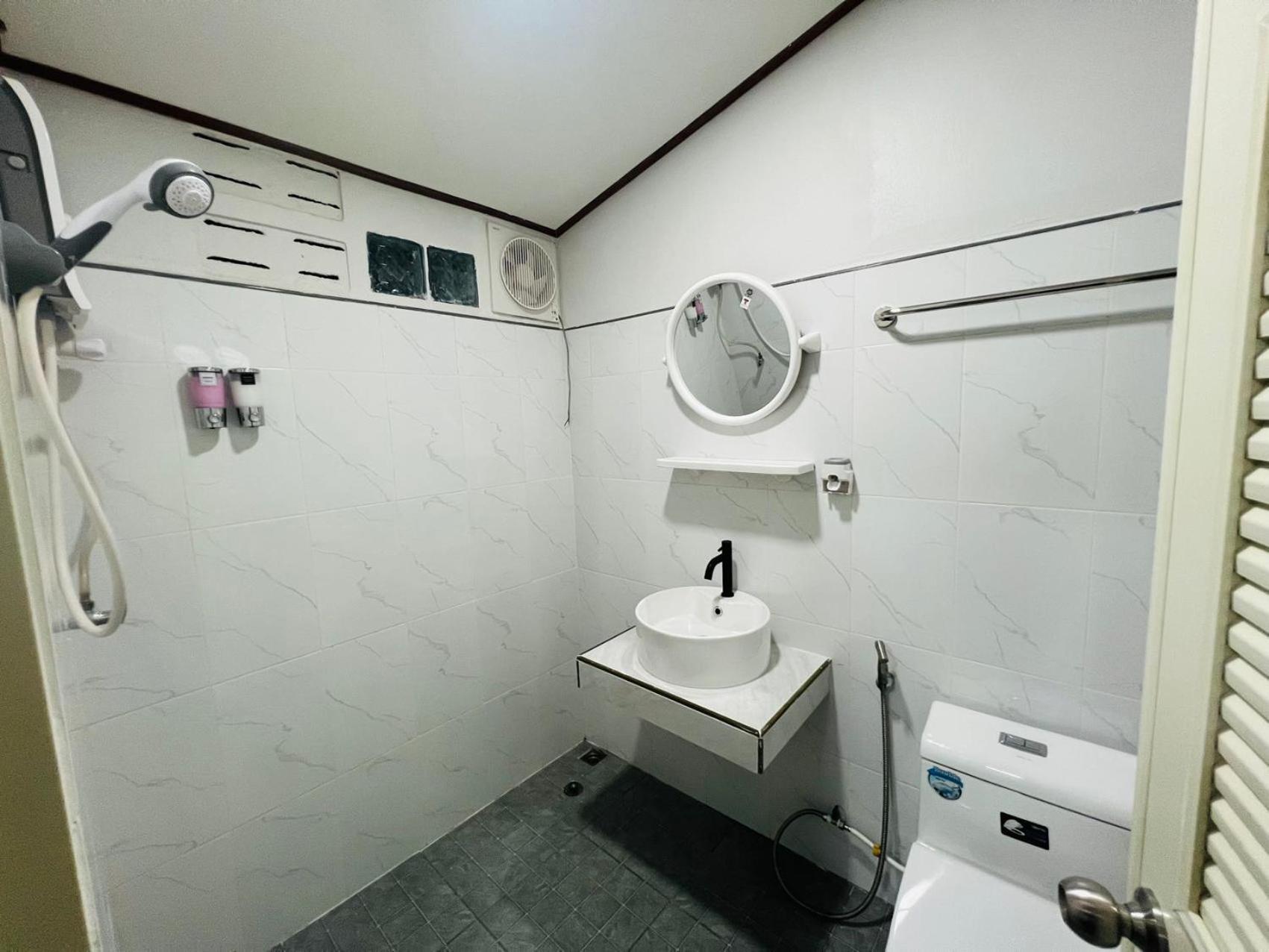 Lungwang Guest House Ban Rak Thai Eksteriør bilde